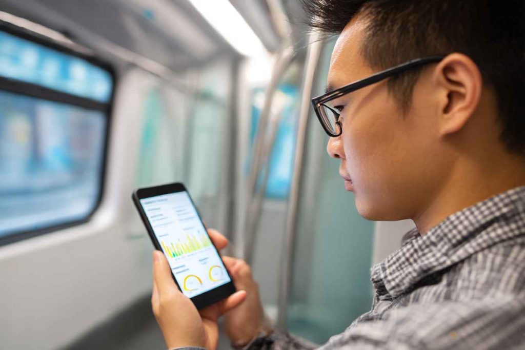 Best Pre-Employment Assessment Tools: Find the Right Fit Before You Hire 2 Recruiter checking candidate assessment scores on mobile